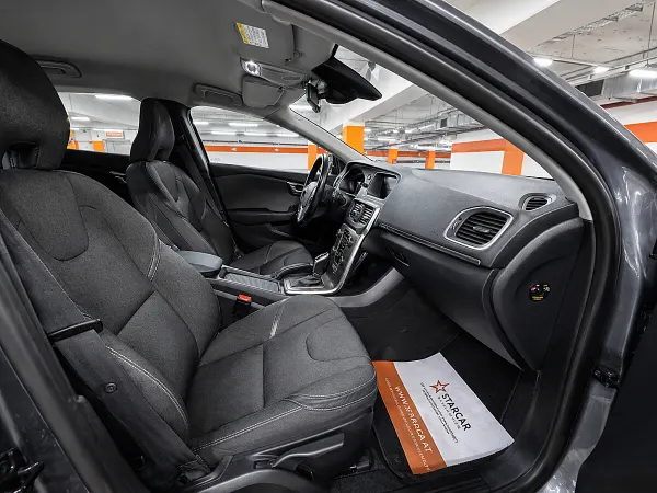 Volvo V40 Cross Country D2 Momentum Powershift gebraucht in Wien – Foto 8