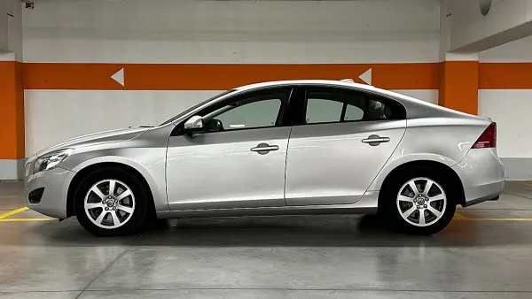 Volvo S60 2,0T Momentum Powershift gebraucht in Wien – Foto 6