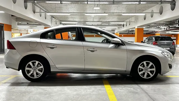 Volvo S60 2,0T Momentum Powershift gebraucht in Wien – Foto 7