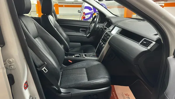 Land Rover Discovery Sport 2,0 TD4 4WD HSE Aut. gebraucht in Wien – Foto 8